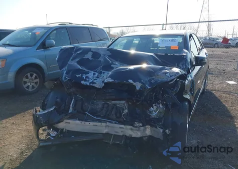 2011 Mercedes-Benz C 300 Sport 4Matic z USA, uszkodzony, nr VIN WDDGF8BB7BR165932